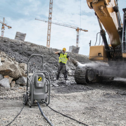 Професионална водоструйка Karcher HD 7/17 M Cage